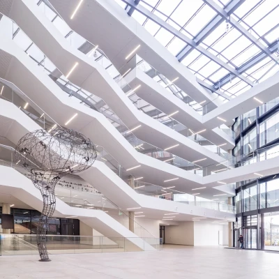 BRAINLAB TOWER & ACADEMY